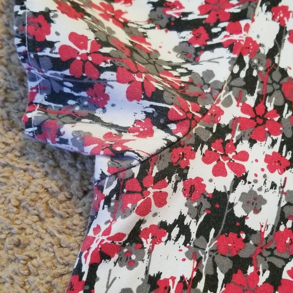 Scrub top - Picture 3 of 5